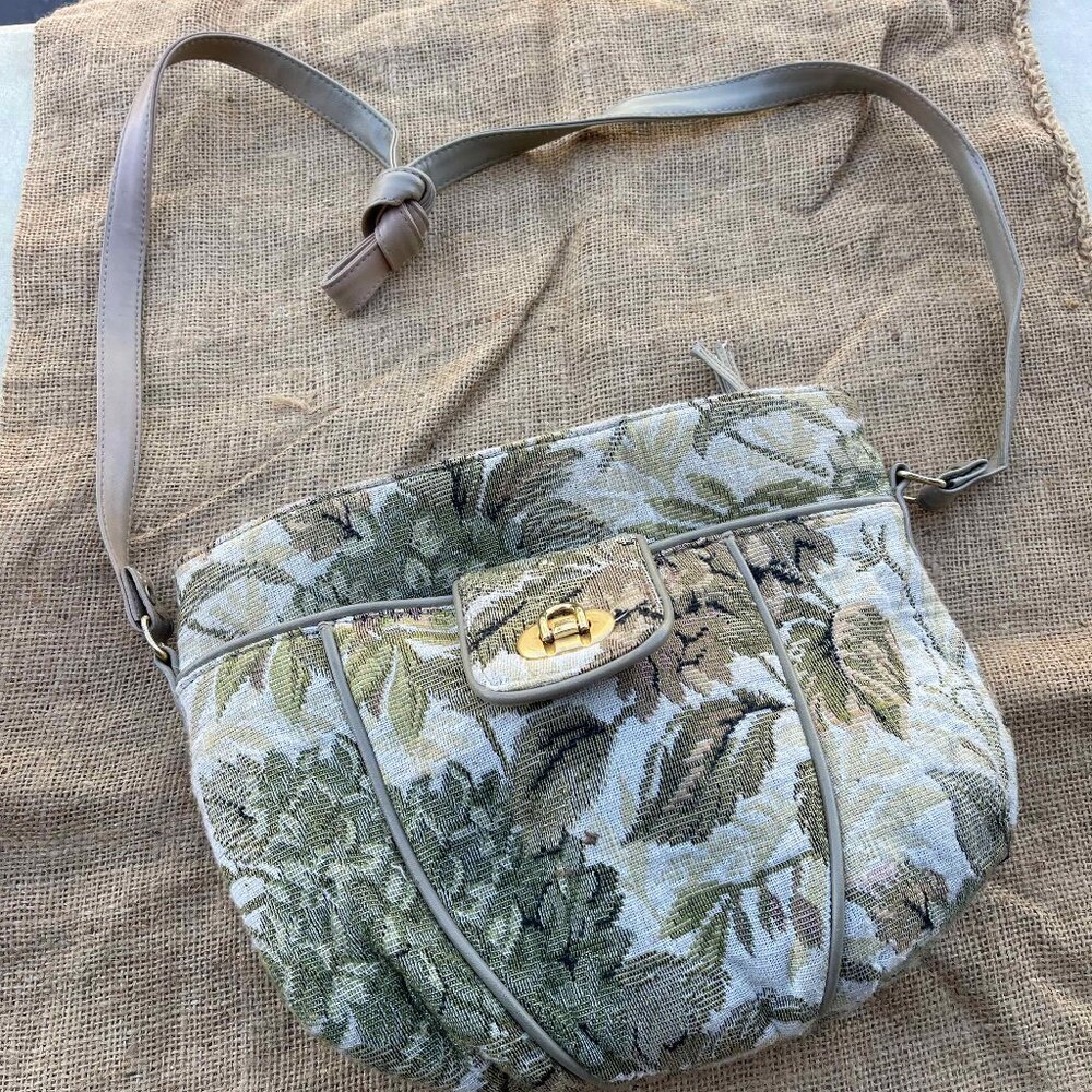 1970s Vintage Tapestry Shoulder Bag / Women’s Floral Tapestry Bag